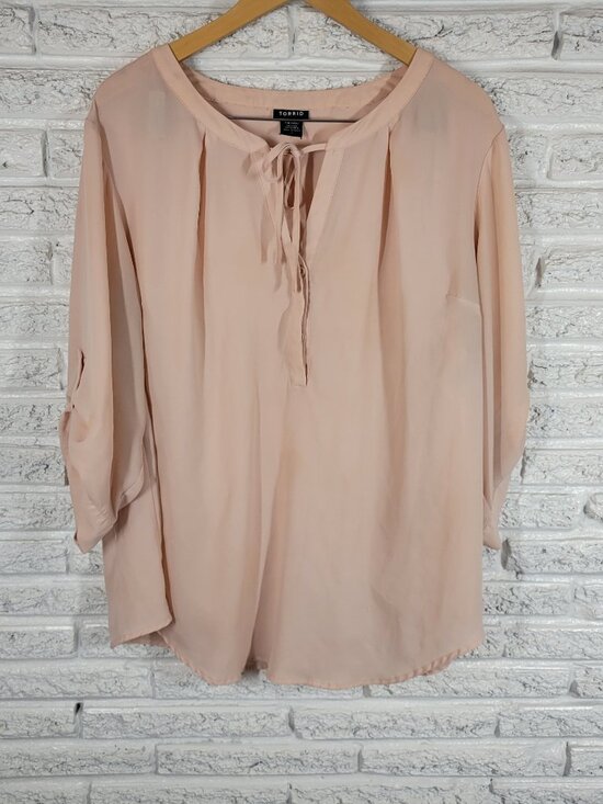 torrid Tops - Torrid 3X Pale Pink Sheer Button Up Top 3/4 Roll Tab Sleeve Keyhole PIN10E